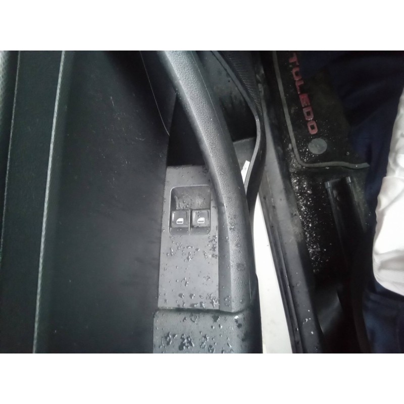 Recambio de mando elevalunas delantero izquierdo para seat toledo (kg3) reference referencia OEM IAM   