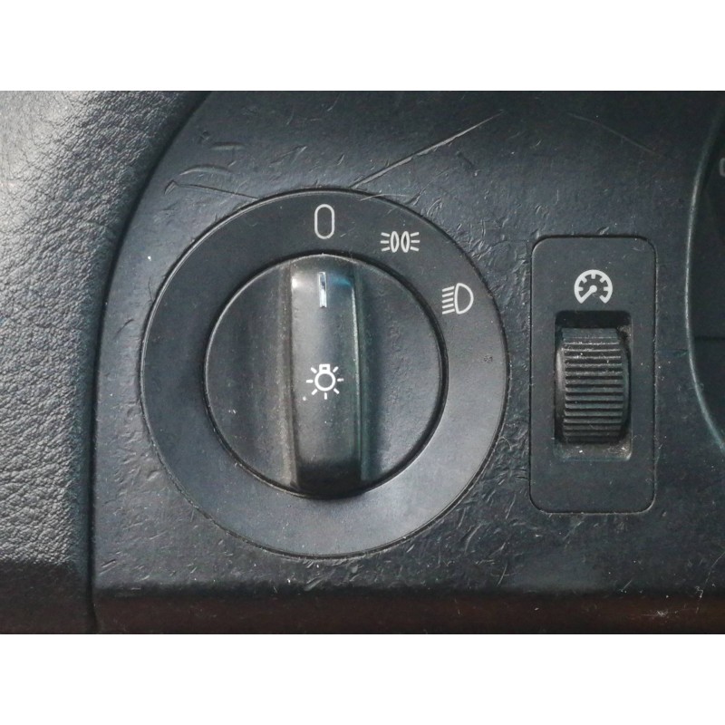 Recambio de mando luces para bmw serie 5 berlina (e39) 525tds referencia OEM IAM 8363683  