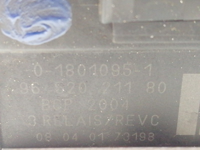 Recambio de caja precalentamiento para peugeot partner (s2) 1.6 16v hdi cat referencia OEM IAM 9652021180  