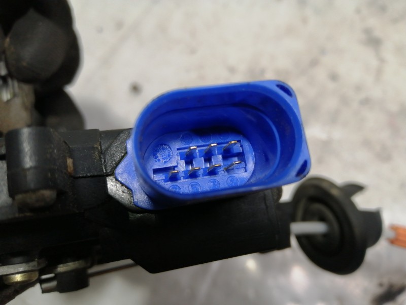 Recambio de cerradura puerta delantera derecha para audi a3 (8p) 1.6 fsi ambiente referencia OEM IAM 4E1837016  