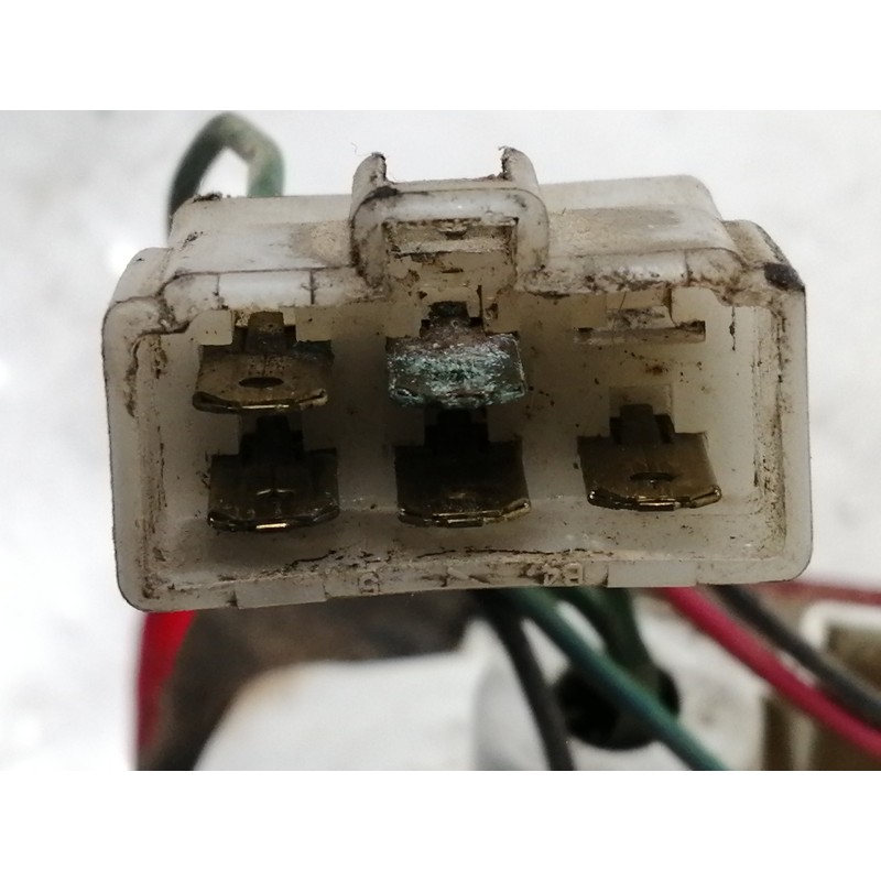 Recambio de piloto trasero izquierdo para mitsubishi montero (l040) 2500 td (2-ptas.) referencia OEM IAM 0436772L  