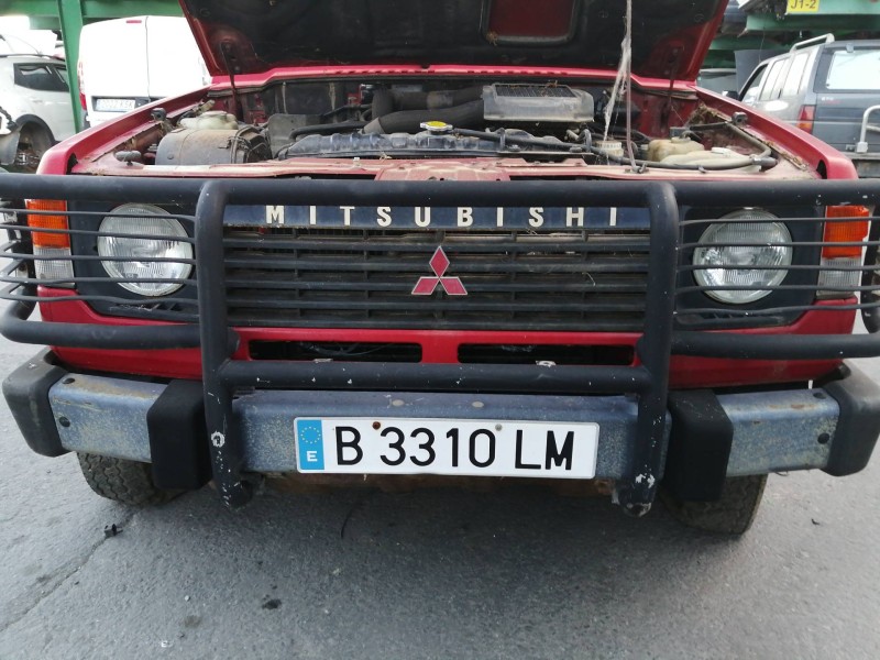 Recambio de rejilla delantera para mitsubishi montero (l040) 2500 td (2-ptas.) referencia OEM IAM MB38352730  