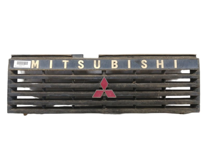Recambio de rejilla delantera para mitsubishi montero (l040) 2500 td (2-ptas.) referencia OEM IAM MB38352730  