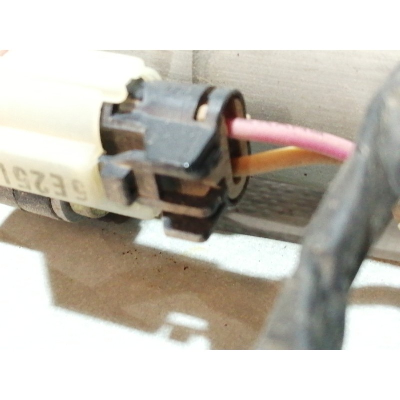 Recambio de elevalunas delantero derecho para kia cerato 2.0 ex berlina (4-ptas.) referencia OEM IAM   