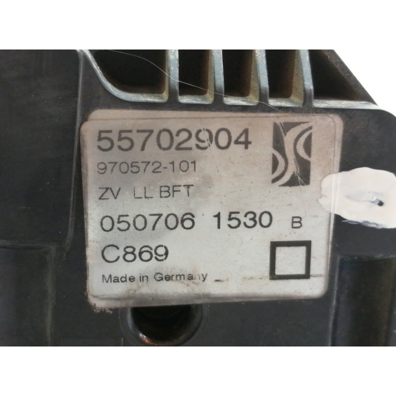 Recambio de cerradura puerta delantera derecha para fiat punto (199) easy referencia OEM IAM 55702904  