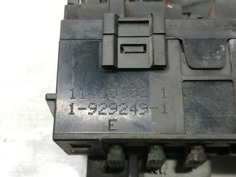 Recambio de caja reles / fusibles para mercedes-benz clase c (w203) berlina 220 cdi (203.006) referencia OEM IAM 5DK00848640  