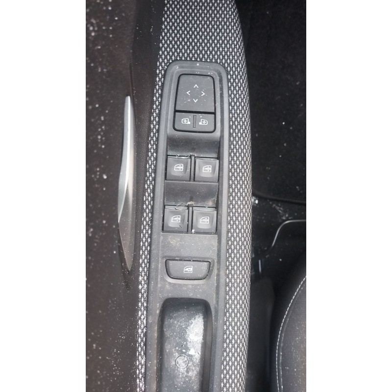 Recambio de mando elevalunas delantero izquierdo para dacia sandero iii 1.0 tce 90 referencia OEM IAM 254114238R  