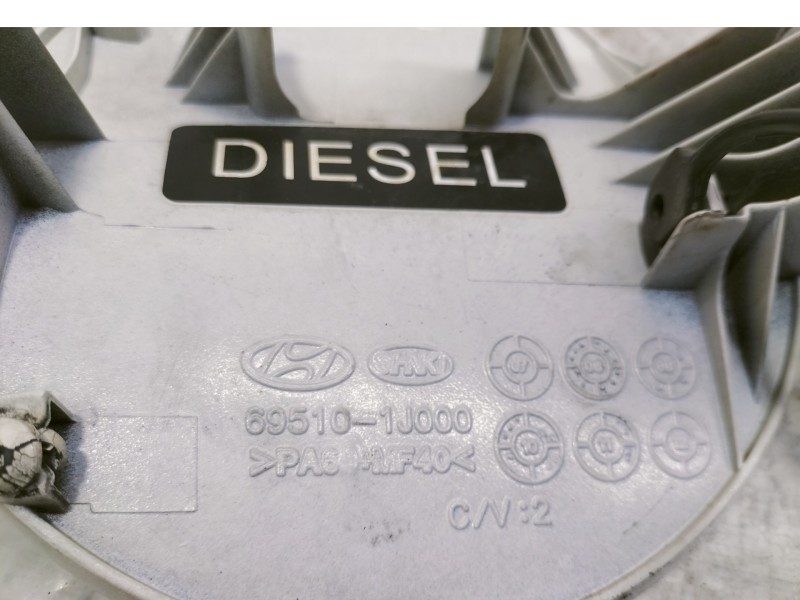 Recambio de tapa exterior combustible para hyundai i20 comfort referencia OEM IAM 695101J000 PA6MF40 