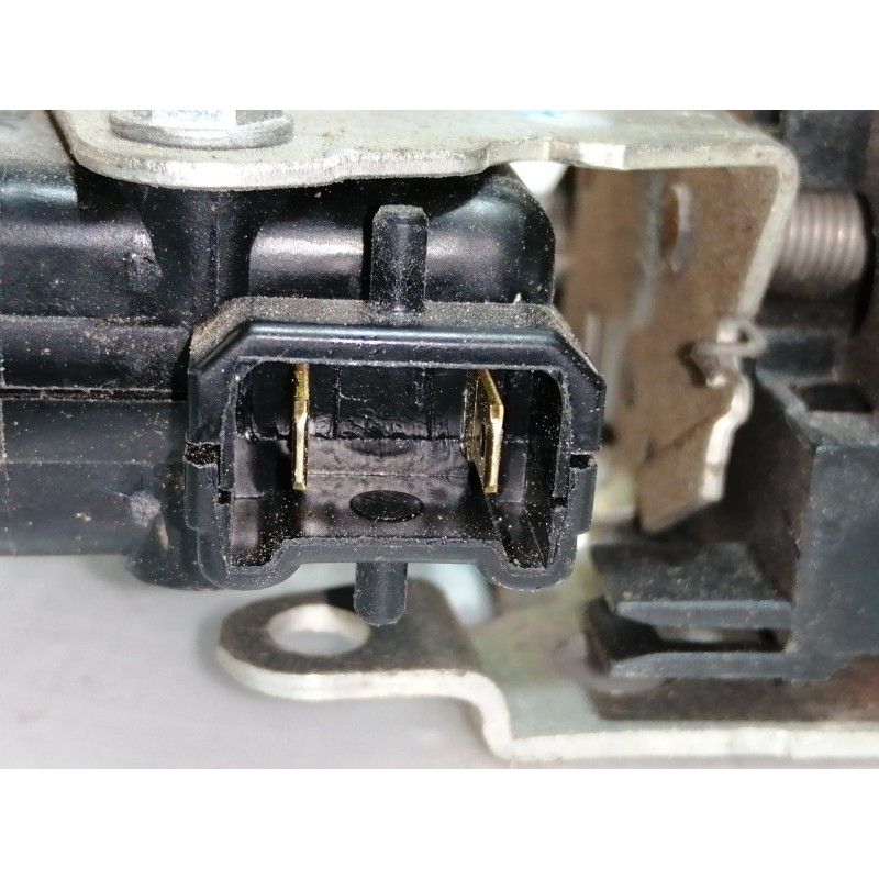 Recambio de cerradura puerta trasera izquierda para dacia sandero ambiance referencia OEM IAM 8200735248  