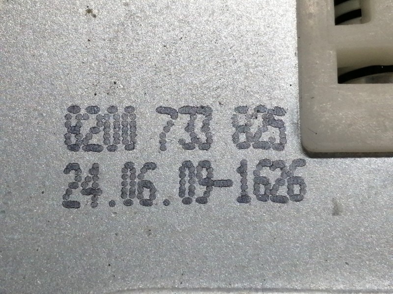 Recambio de elevalunas delantero derecho para dacia sandero ambiance referencia OEM IAM 8200733825  