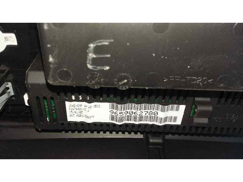 Recambio de pantalla multifuncion para citroën c4 coupe collection referencia OEM IAM 9659062780  