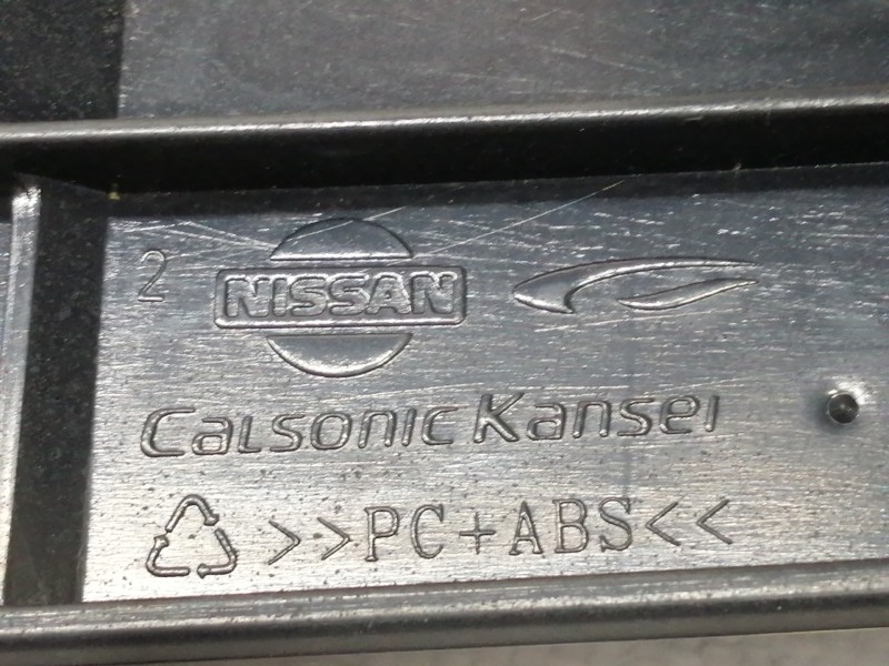 Recambio de rejilla aireadora para nissan qashqai (j10) visia referencia OEM IAM P10381A77100  