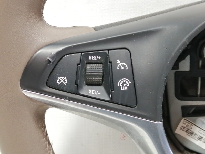 Recambio de volante para opel adam glam ecoflex referencia OEM IAM 622359310A  