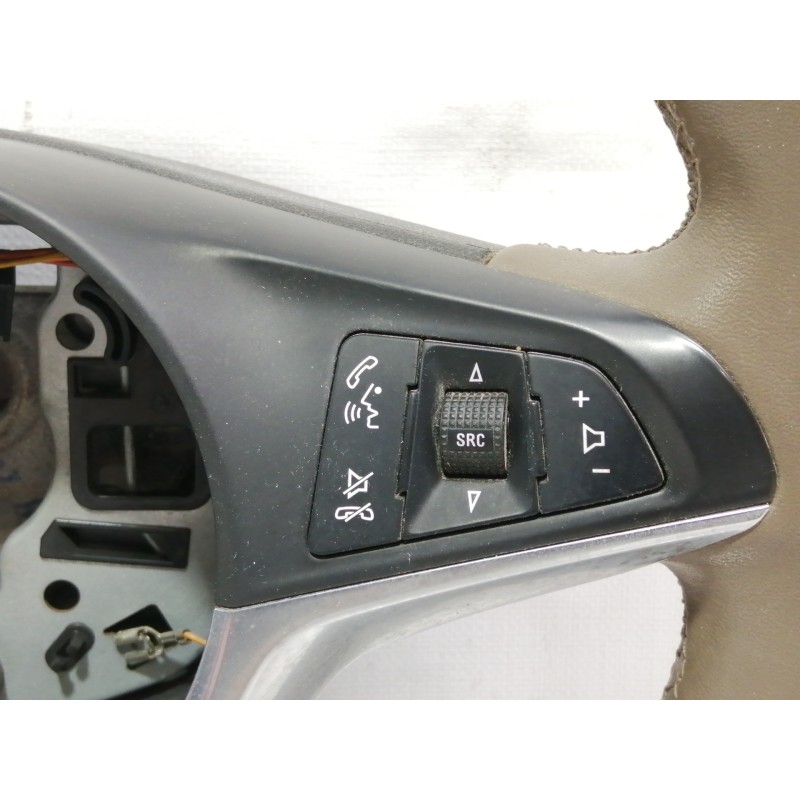 Recambio de volante para opel adam glam ecoflex referencia OEM IAM 622359310A  