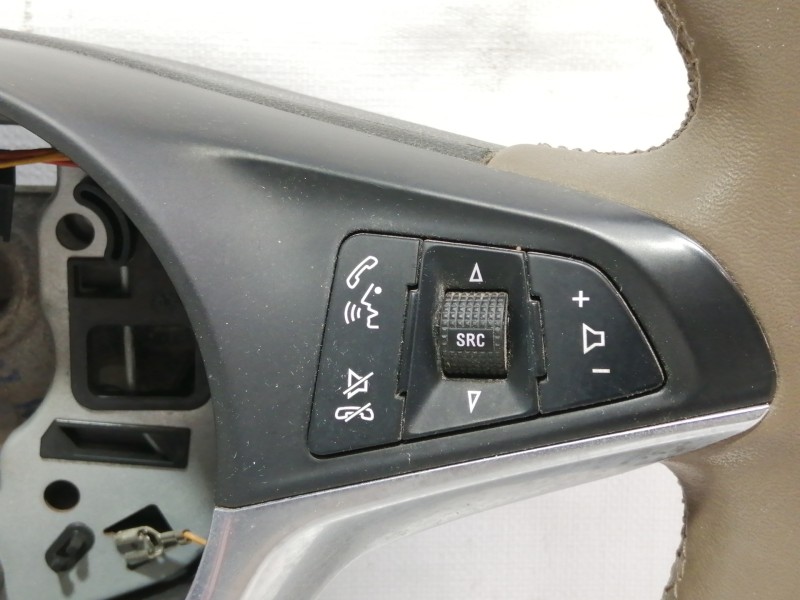 Recambio de volante para opel adam glam ecoflex referencia OEM IAM 622359310A  