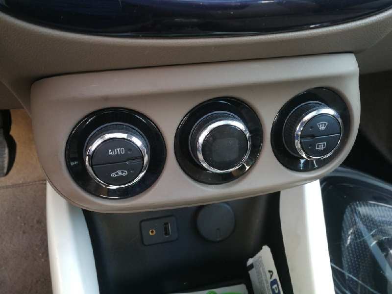 Recambio de mando calefaccion / aire acondicionado para opel adam glam ecoflex referencia OEM IAM 13363975  