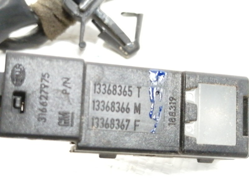 Recambio de mando elevalunas delantero derecho para opel adam glam ecoflex referencia OEM IAM 13360339  