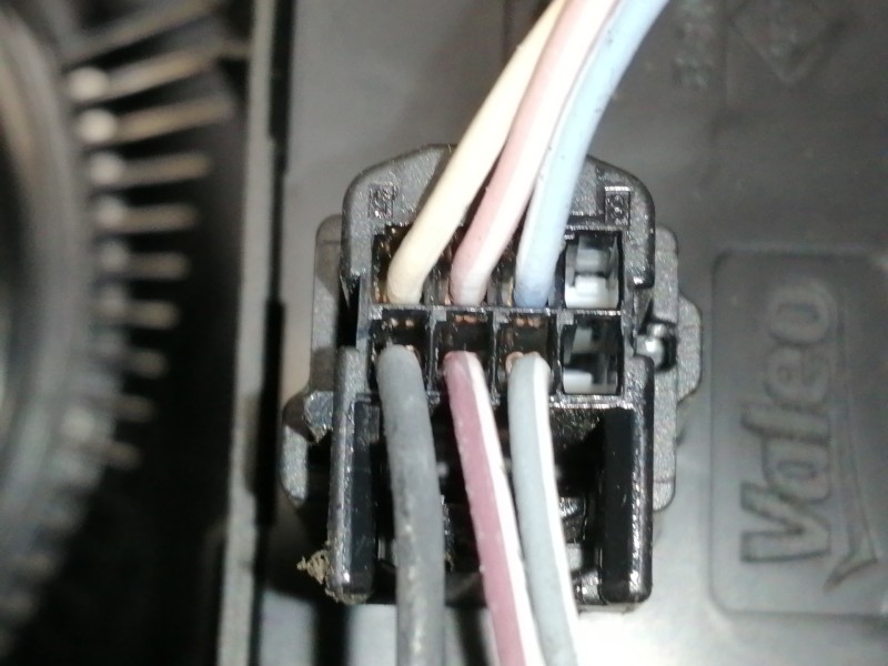 Recambio de warning para dacia sandero stepway referencia OEM IAM 252905668RB  