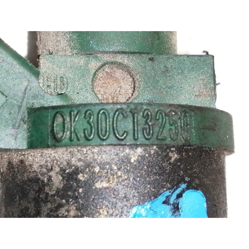 Recambio de inyector para kia rio ls berlina referencia OEM IAM 0K30C13250  