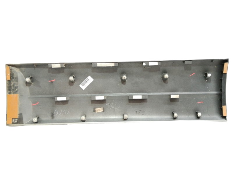 Recambio de moldura para suzuki grand vitara 5 puertas sq (ft) 2.0 td referencia OEM IAM 7768165DA1  