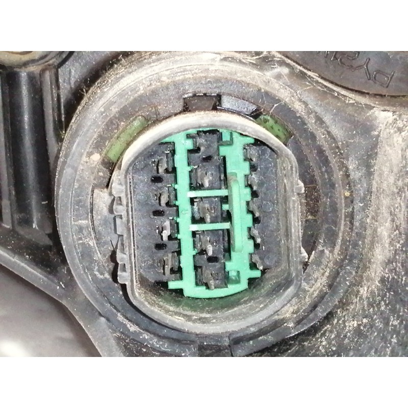 Recambio de faro izquierdo para kia cee´d drive referencia OEM IAM 92101A2XXX  NO FUNCIONA LUZ DE DIA