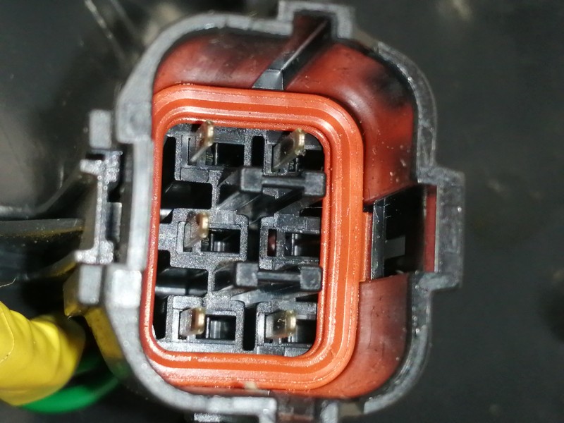 Recambio de piloto trasero izquierdo para kia joice ls referencia OEM IAM 92401M31  