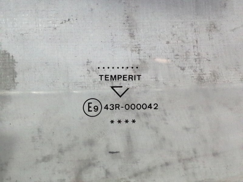 Recambio de luna trasera derecha para ford fiesta courier furg. referencia OEM IAM 43R000042  