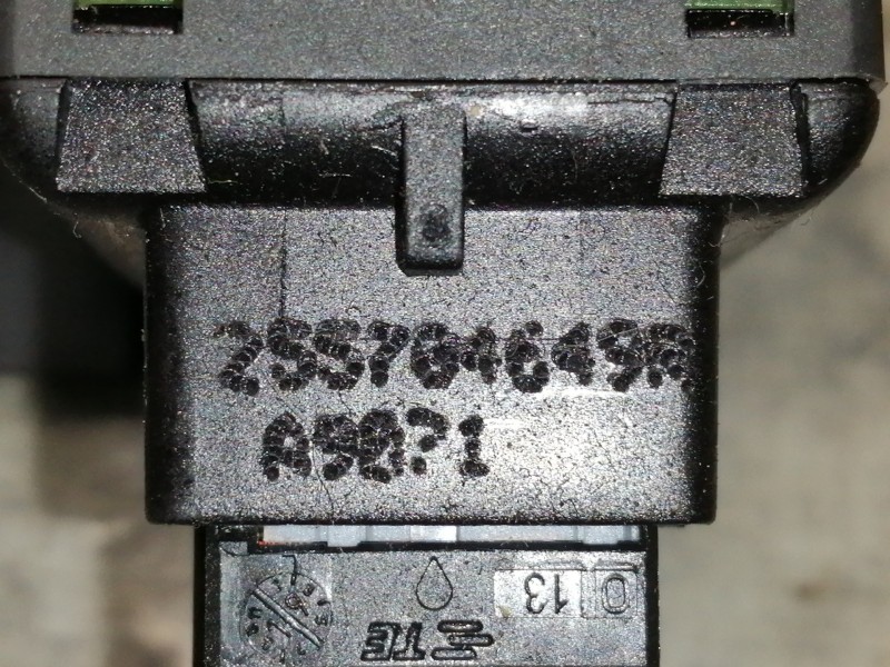 Recambio de mando luces para dacia sandero stepway referencia OEM IAM 684937116R 684937535R 1206992X