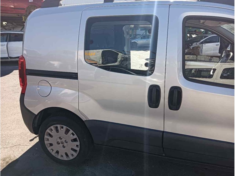 Recambio de puerta lateral corredera derecha para peugeot bipper tepee basis referencia OEM IAM CONCRISTAL  