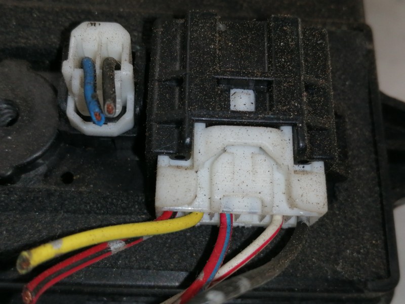 Recambio de cerradura puerta delantera derecha para mazda 6 berlina (gg) 2.0 crtd 136 active (5-ptas.) referencia OEM IAM   