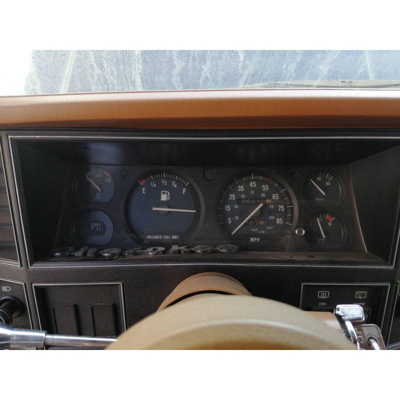 Recambio de cuadro instrumentos para jeep cherokee (xj) 2.5 jamboree referencia OEM IAM 25049659 52046990 PIONER