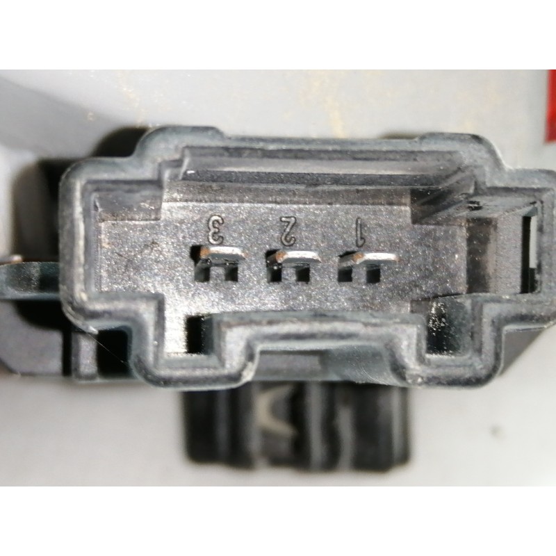 Recambio de piloto trasero izquierdo interior para mercedes-benz clase e (w210) berlina 200 (210.035) referencia OEM IAM A210820