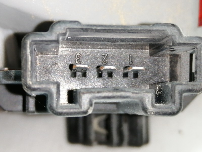 Recambio de piloto trasero izquierdo interior para mercedes-benz clase e (w210) berlina 200 (210.035) referencia OEM IAM A210820