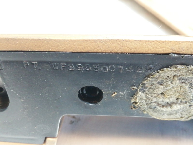 Recambio de guarnecido puerta trasera derecha para jeep cherokee (xj) 2.5 jamboree referencia OEM IAM PIONER WF8955001422 