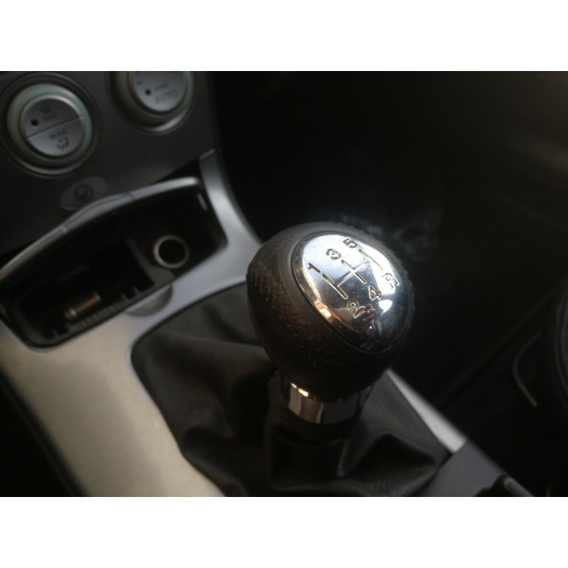 Recambio de pomo palanca cambio para mazda 6 berlina (gg) 2.0 crtd 136 active (5-ptas.) referencia OEM IAM   