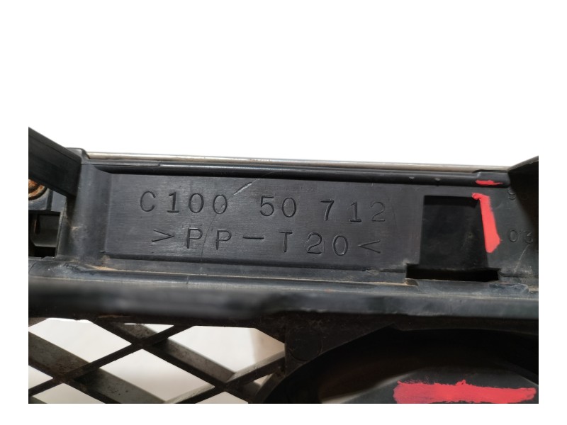 Recambio de rejilla delantera para mazda premacy (cp) td active referencia OEM IAM C10050712  