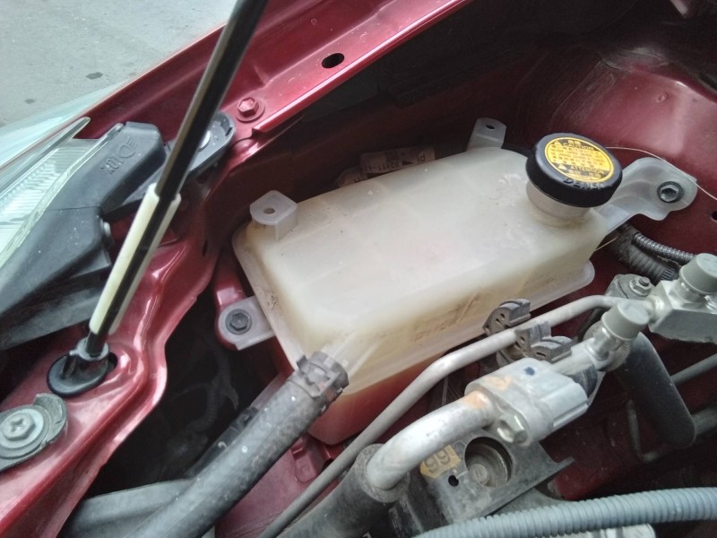 Recambio de deposito expansion para toyota prius (nhw30) advance referencia OEM IAM 1648028080  