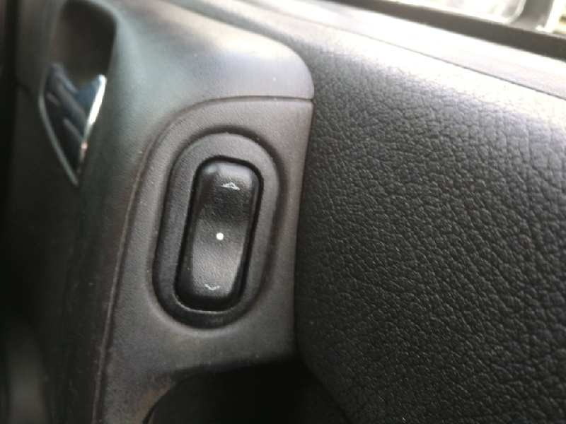 Recambio de mando elevalunas delantero derecho para opel astra g berlina comfort referencia OEM IAM 090561508  