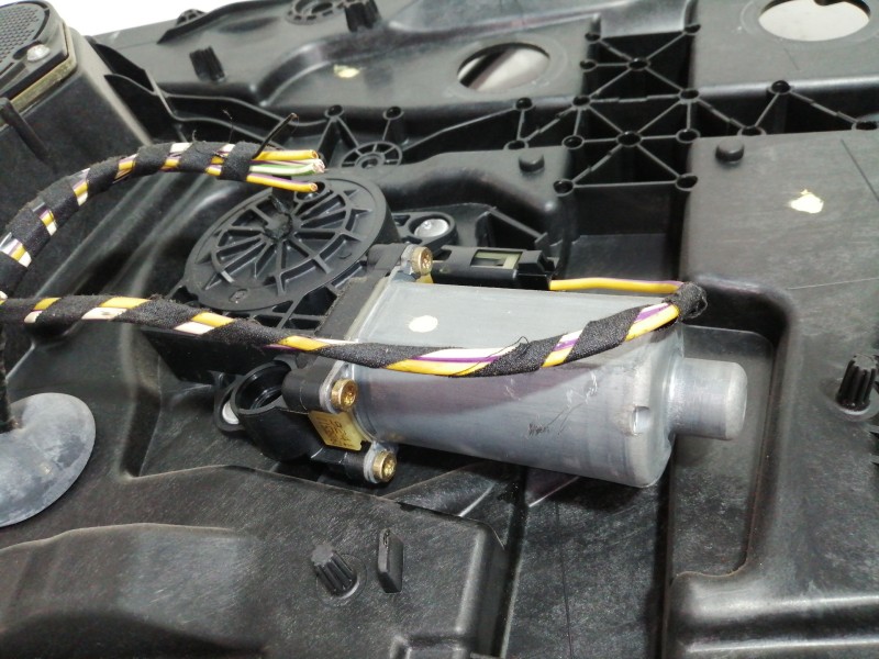 Recambio de elevalunas delantero derecho para ford fiesta (cbk) 1.4 16v cat referencia OEM IAM 2S61A045H16A  