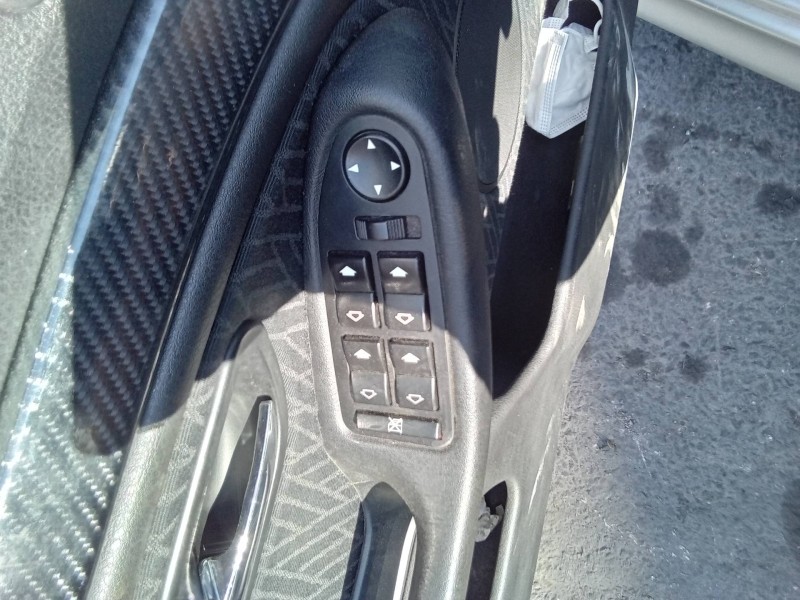 Recambio de mando elevalunas delantero izquierdo para bmw serie 5 berlina (e39) 525d referencia OEM IAM 6904306  