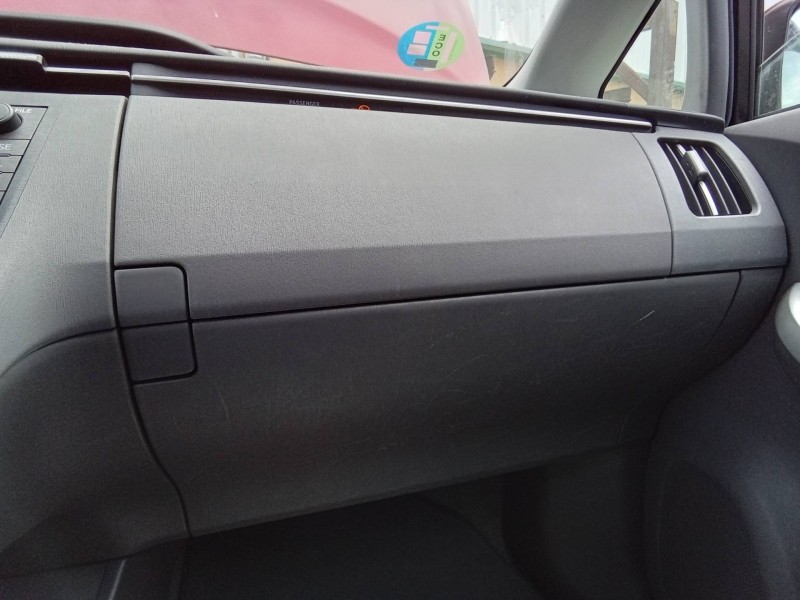 Recambio de guantera para toyota prius (nhw30) advance referencia OEM IAM 5555047080 5555247070 