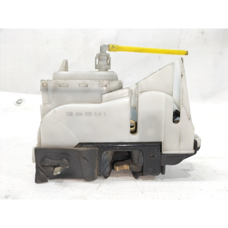 Recambio de cerradura puerta trasera izquierda para volkswagen polo berlina (6n2) trendline referencia OEM IAM 6N4839016C 6N4839