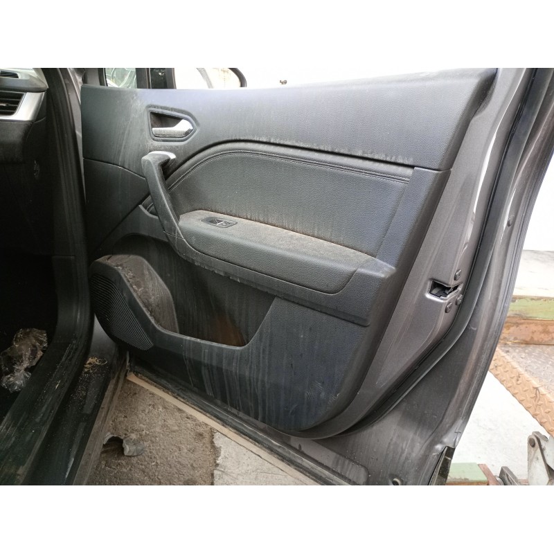 Recambio de guarnecido puerta delantera derecha para renault captur ii referencia OEM IAM   
