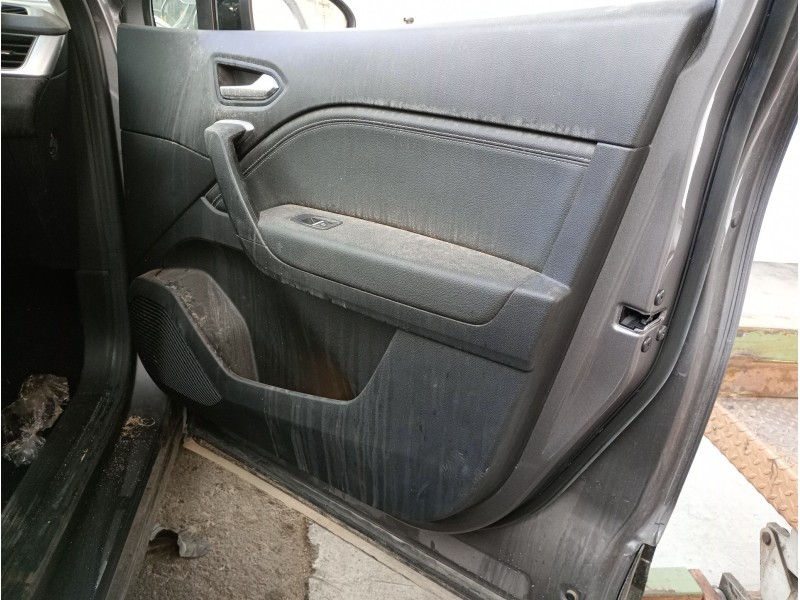Recambio de guarnecido puerta delantera derecha para renault captur ii referencia OEM IAM   