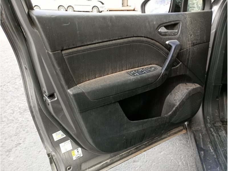 Recambio de guarnecido puerta delantera izquierda para renault captur ii referencia OEM IAM   