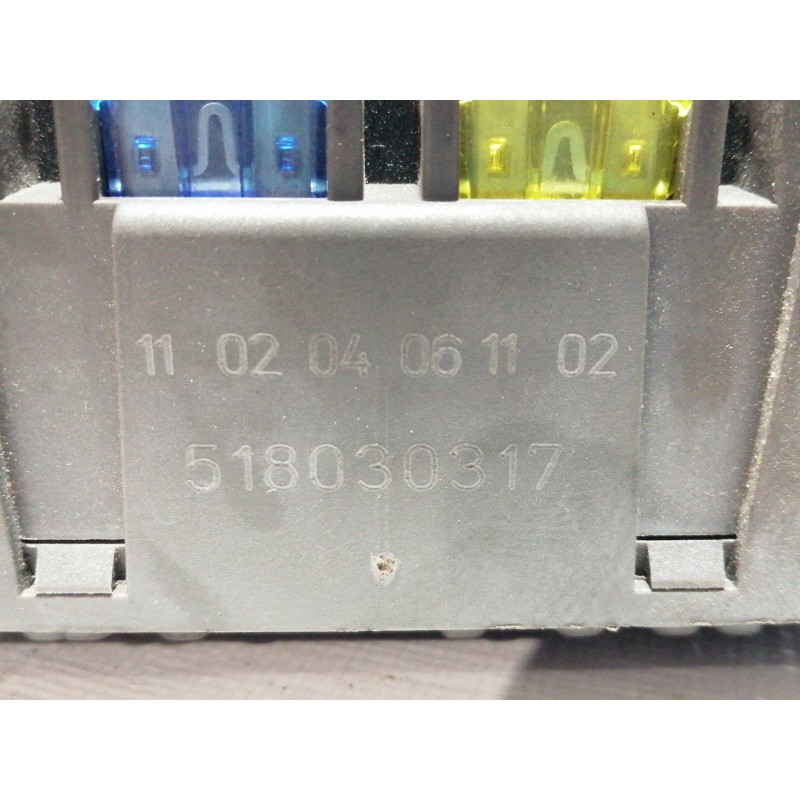 Recambio de caja reles / fusibles para mini mini (r50,r53) cooper referencia OEM IAM 518030317  
