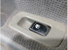 Recambio de puerta trasera derecha para chevrolet nubira berlina sx referencia OEM IAM COMPLETA   2