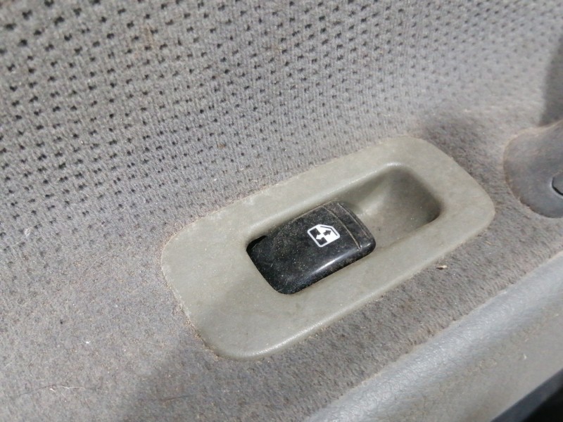 Recambio de puerta trasera izquierda para chevrolet nubira berlina sx referencia OEM IAM COMPLETA  