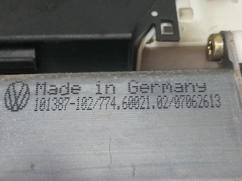 Recambio de elevalunas delantero derecho para volkswagen golf iv berlina (1j1) 1.9 tdi referencia OEM IAM 101387102 7746002102 9
