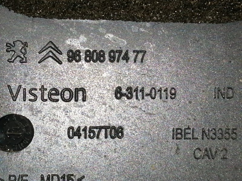 Recambio de rejilla aireadora para peugeot partner kombi premium referencia OEM IAM 9681812877 9681812877 6311596